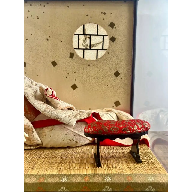 1960s Japanese Geisha Princess Doll in Original Glass & Wood Case For Sale - Image 5 of 13