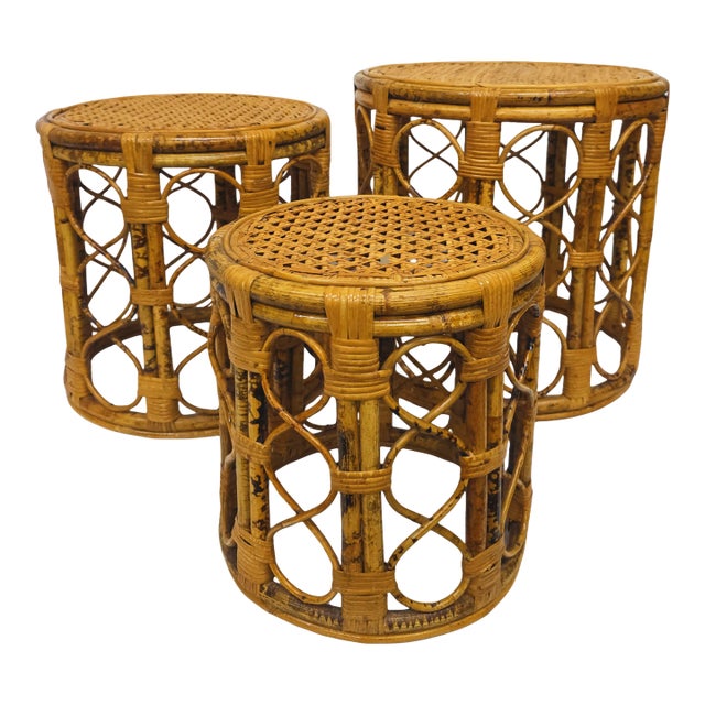 1970s Mid-Century Bamboo & Rattan Nesting Tables or Stools – Set of 3 For Sale