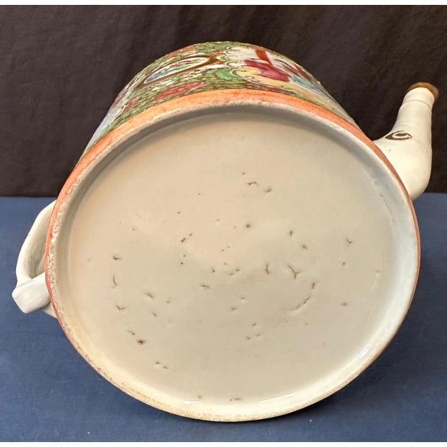 Chinese 19th Century Rose Medallion Teapot For Sale - Image 3 of 12