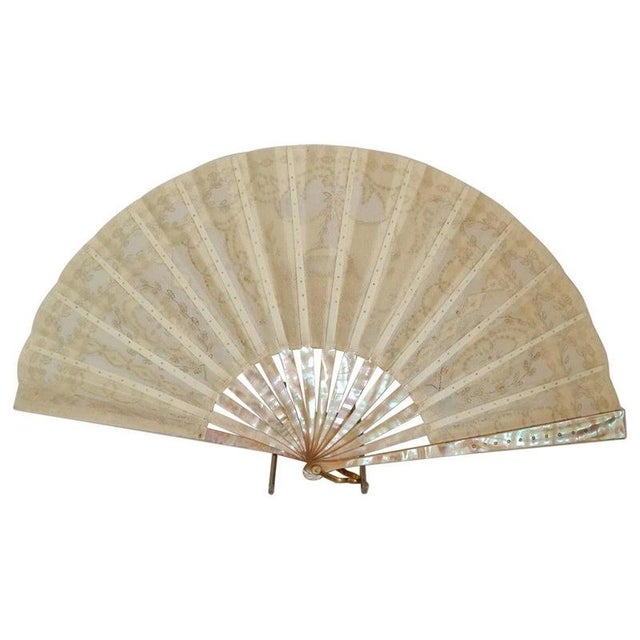 Antique European Embroidered Floral Fan with Sea Snail Shell Sticks, 1890 For Sale - Image 11 of 11
