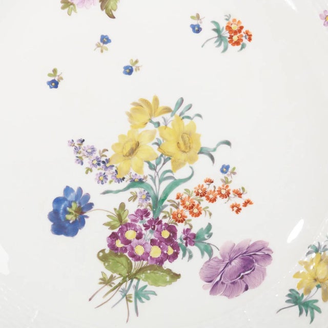 Antique 18th Century Meissen Porcelain Charger Deep Dish Platter With Basketweave Border and Floral Bouquets For Sale - Image 10 of 12