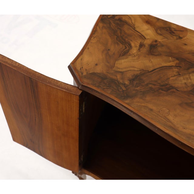 Mid 20th Century Italian Patch Olive Burl Wood Bombe Shape Hall Cabinet Console Cabinet Credenza For Sale - Image 5 of 15