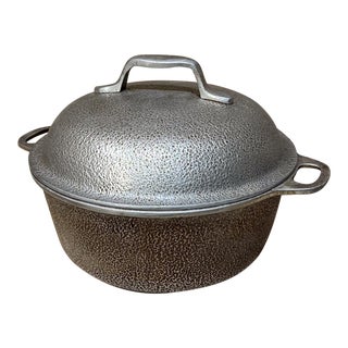 1950s Century Silver Seal Hammered Cast Aluminum Dutch Oven Roaster For Sale