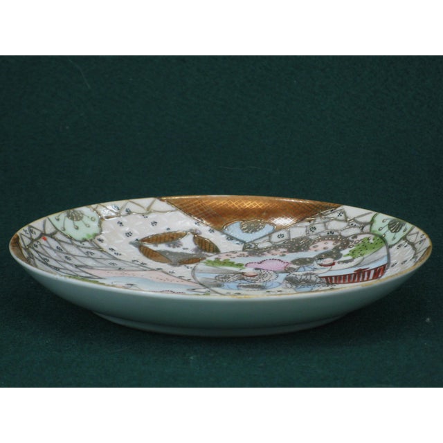 Early 20th Century Plate / Saucer Antique Japanese Satsuma Figurine Oriental Japan Men, Ladies For Sale - Image 5 of 13