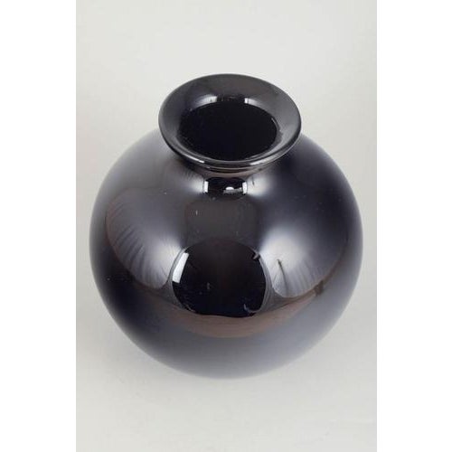 Harald Notini for Pukebergs Glasbruk “Cryopas”, Art Deco, 1920s/30s. Mouth-blown Art Deco glass vase in a deep, near-black...