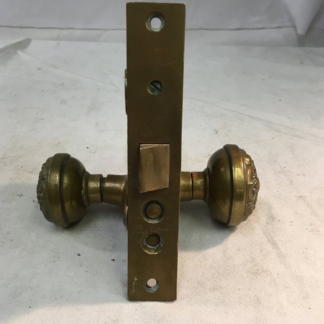 Antique Early 20th Century Yale Mortise Lock With Eastlake Doorknobs