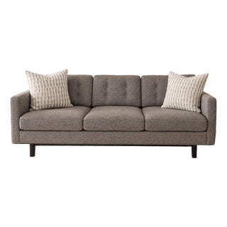 Elte Modern Gray Upholstered Sofa With Dark Wood Legs – 87” For Sale