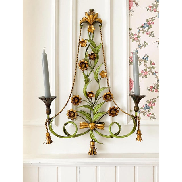 Vintage Italian Florentine Wall Candleholder, 1960s, in Very Good conditions. Designed 1960 to 1969