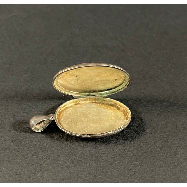 Italian Hallmarked Silver Pill Box, Late 19th Century For Sale - Image 3 of 7