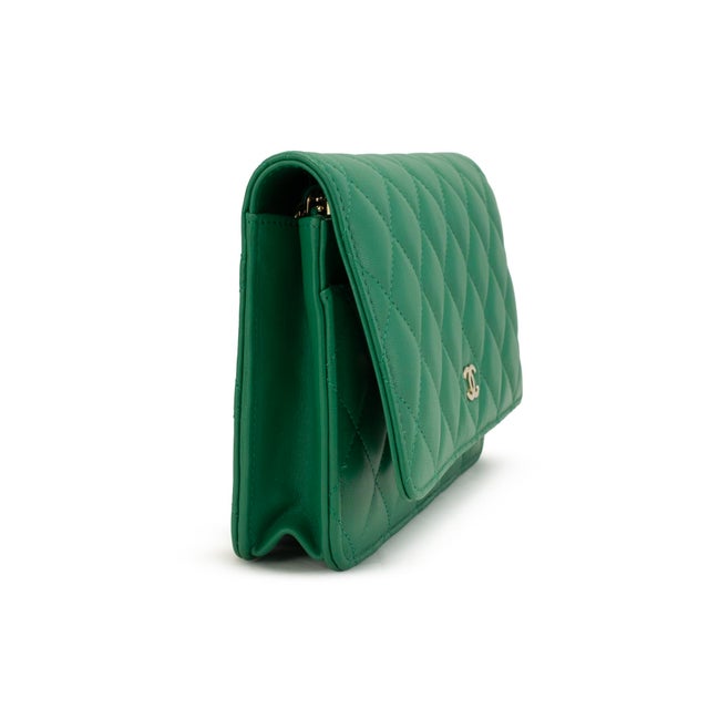 Chanel Chanel Classic Quilted Green Lambskin Wallet on Chain With Gold Hardware Bag For Sale - Image 4 of 16