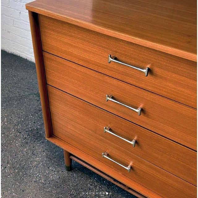 Mid-Century Modern Fabulous Milo Baughman for Drexel Mid-Century Modern Credenza. For Sale - Image 3 of 8