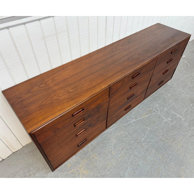 Mid-Century Modern Jack Cartwright Rosewood 12-Drawer Dresser For Sale In Philadelphia - Image 6 of 11