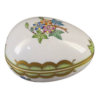 Herend Queen Victoria Pattern Fine Porcelain Hand Painted Floral Egg Trinket Box For Sale