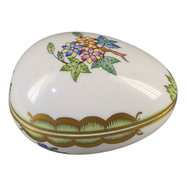 Herend Queen Victoria Pattern Fine Porcelain Hand Painted Floral Egg Trinket Box For Sale