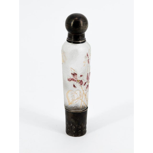 Art Nouveau Perfume Bottle in Polychrome Glass with Integral Burnished Metal Frame, 1900-1910 For Sale - Image 4 of 12