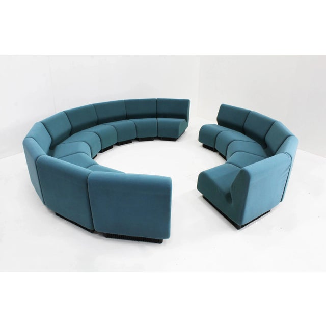 Vintage large modular round sofa by Don Chadwick for Herman Miller . Large sofa with 14 seating elements produced in the...