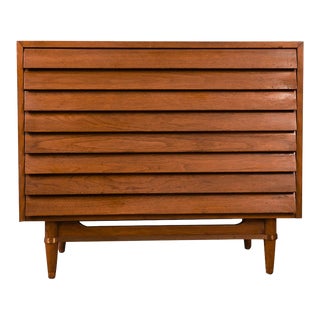 1970s Mid-Century American of Martinsville Louvered Bachelors Chest For Sale