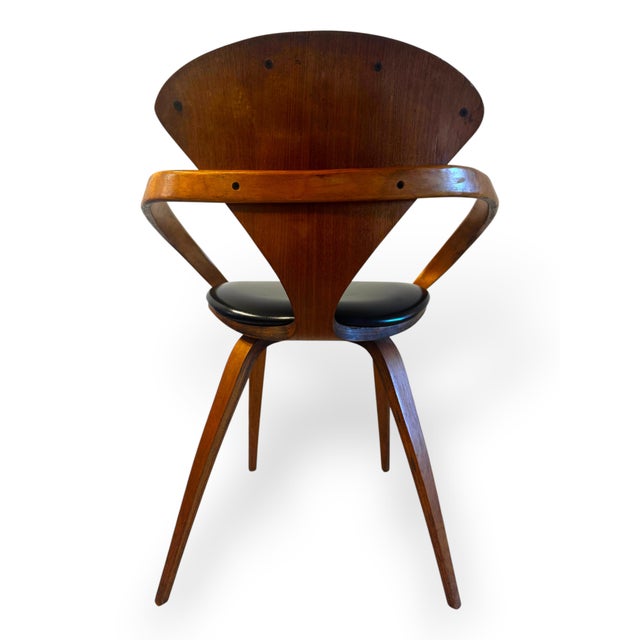 Pair of Norman Cherner "Pretzel" Armchairs for Plycraft, Circa Early 1960s — Original Labels, Walnut, Black Leather For Sale - Image 10 of 11