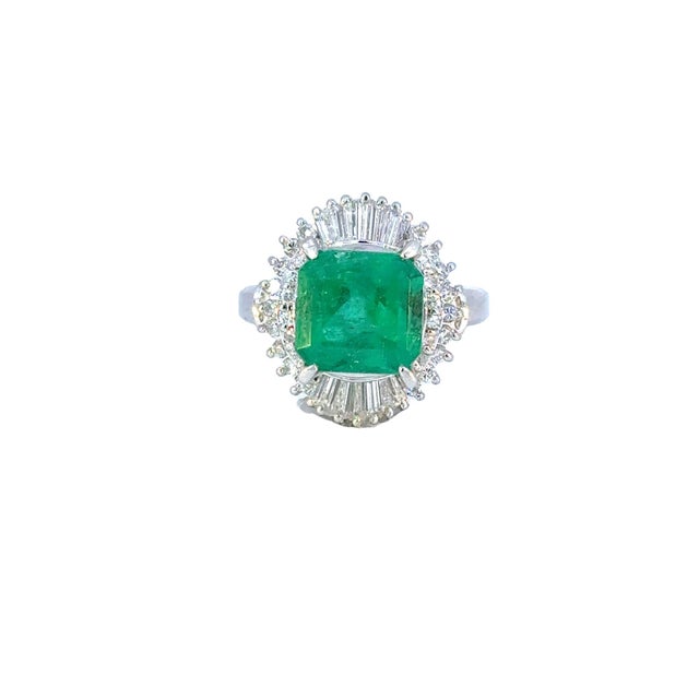 This exquisite 3.32 Carat Emerald is truly a captivating gemstone. Mined from the renowned Columbian emerald mines, this...