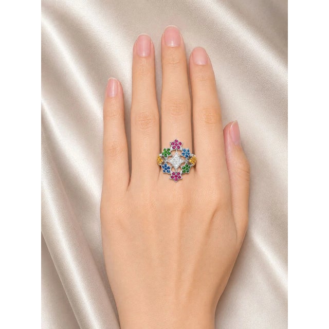 Hollywood Regency 18K White Gold Diamond Multi Color Sapphire Stars Cocktail Ring For Sale - Image 3 of 3