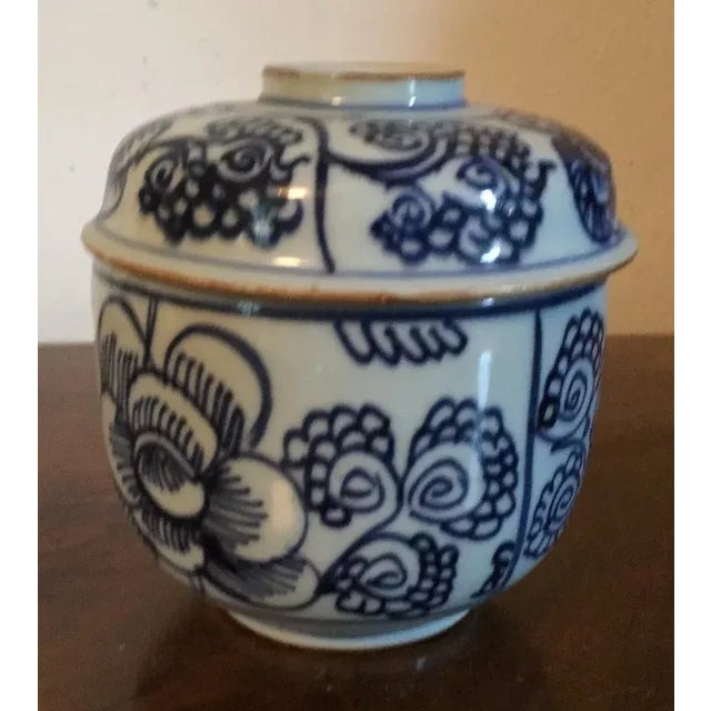 18th Century Chinese Kangxi Blue & White Porcelain Jar and Cover For Sale - Image 9 of 11
