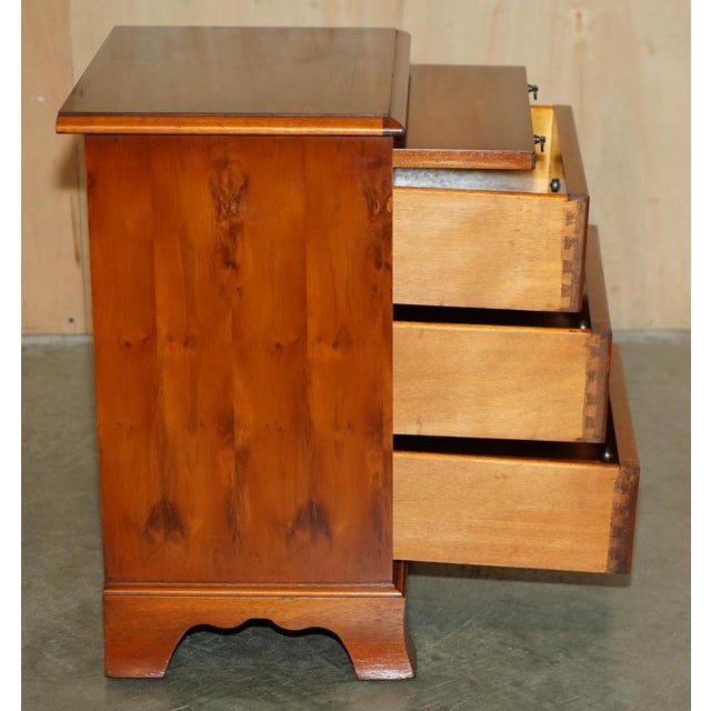 Burr Yew Bedside Tables from Bradley Furniture, Set of 2 For Sale - Image 15 of 18