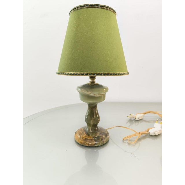 Mid-Century Modern Onyx Table Lamp with Fabric Lampshade For Sale - Image 3 of 18