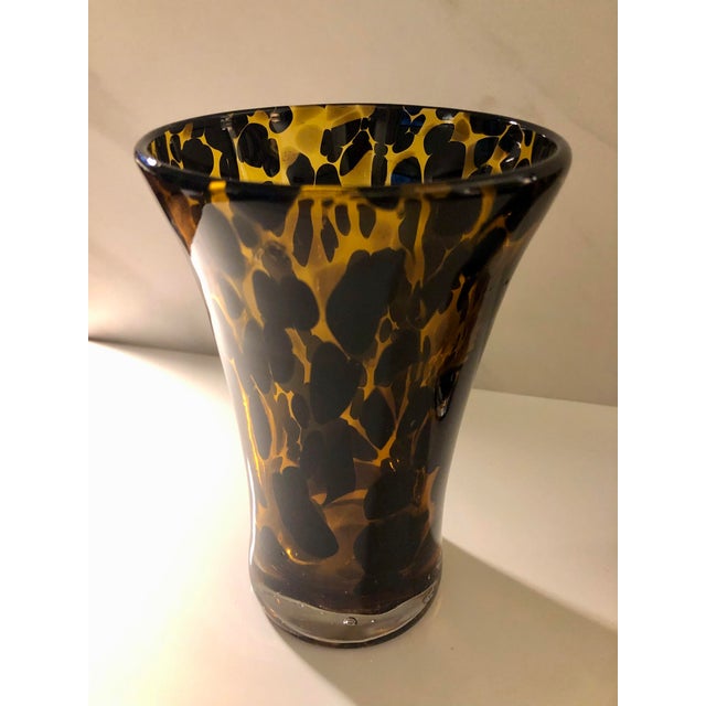 Mid-Century Modern Pair of Mid 20th Century Tortoise Shell Motif Leopard Handblown Glass Vases For Sale - Image 3 of 6