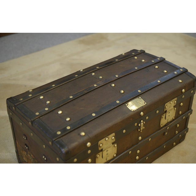 Brown Vintage Travel Trunk, 1940s For Sale - Image 8 of 9