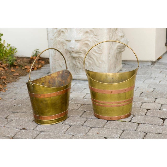 Brass Early 20th Century English Wide Mouth Brass Bucket with Copper Straps For Sale - Image 8 of 10