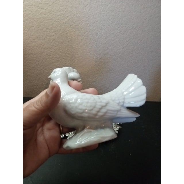 Gorgeous Pair of Homco Dove Porcelain Figurines. For Sale - Image 4 of 5