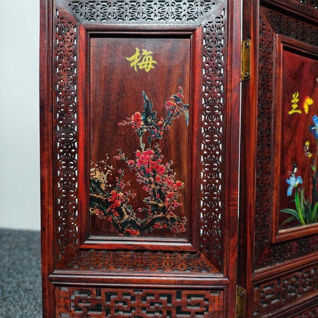 Dimensions: Height 31.5 cm (12.4") x Total Extended Length 60.5 cm (23.8") x Single Panel Width 15 cm (5.9") x Thickness 4...