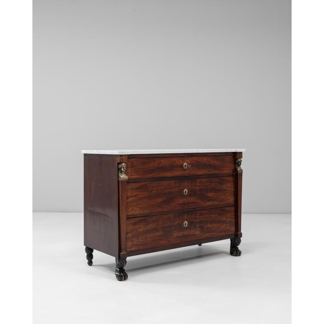 Traditional 1820s French Empire Marble-Top Chest of Drawer With Paw Feet For Sale - Image 3 of 18