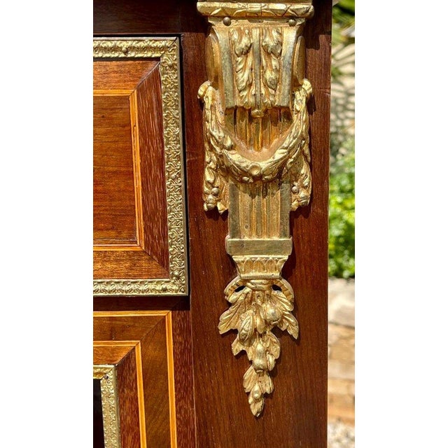 Brown Napoleon III Showcase in Marquetry & Bronze For Sale - Image 8 of 13