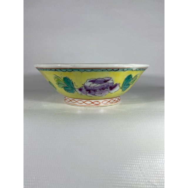 Yellow Antique Mid 19th Century Chinese Famille Rose Bowl For Sale - Image 8 of 8