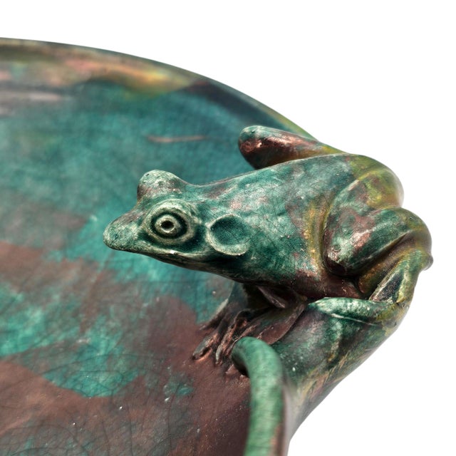 Late 20th Century Joy Imai Studio Ceramic Frog Bowl in Iridescent Copper and Green, 11" For Sale - Image 5 of 9