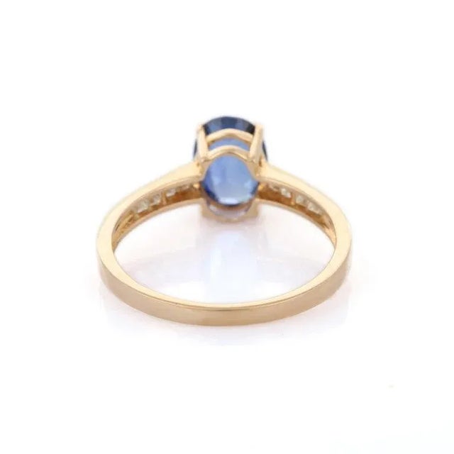 VRJewels Solitaire Oval Blue Sapphire Diamond Ring in 14k Yellow Gold Size 7 For Sale - Image 4 of 10