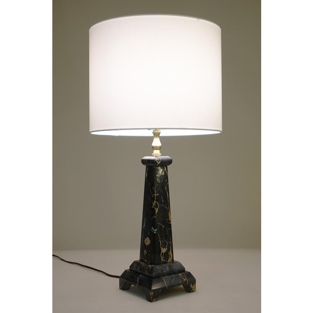 1960s Art Deco Revival Modern Obelisk Column Black Portoro Marble Table Lamp For Sale - Image 4 of 12