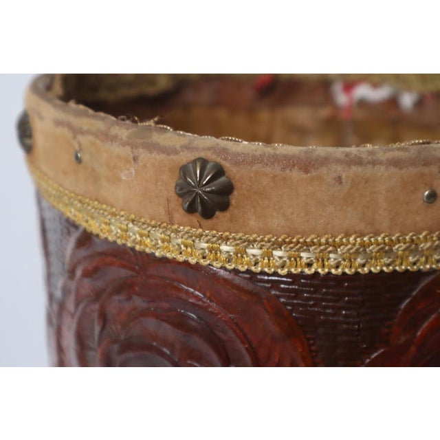 Art Nouveau Umbrella Stand Basket Embossed Leather Decorated Red Roses, 1900 For Sale - Image 14 of 17