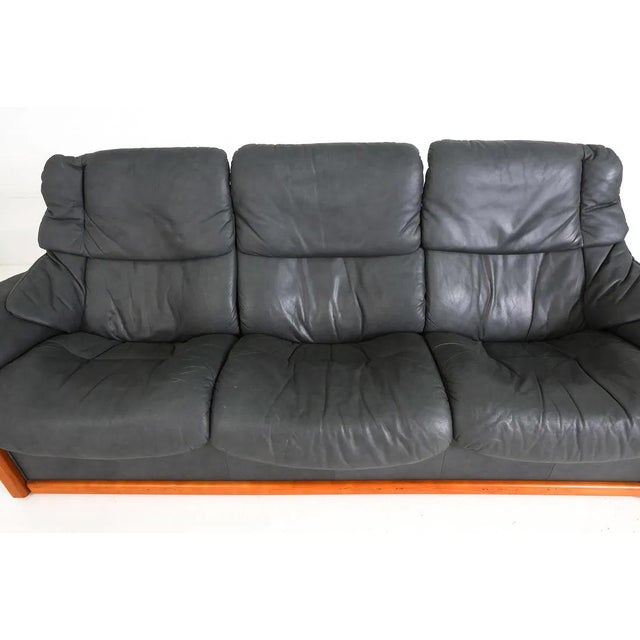 Late 20th Century Ekornes Leather Stressless Eldorado Sofa For Sale In New York - Image 6 of 16