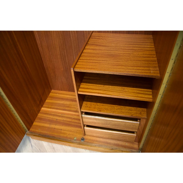 Mid-Century Modern Walnut Wardrobe from Uniflex, 1960s For Sale - Image 10 of 12