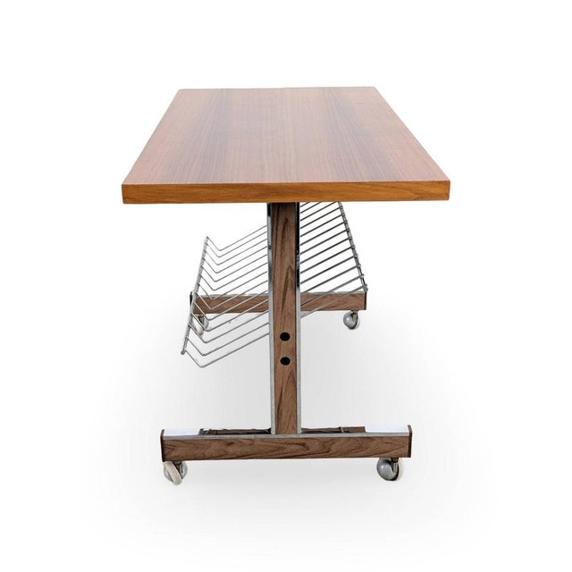 Mid-Century Modern Coffee Table in Teak For Sale - Image 6 of 9
