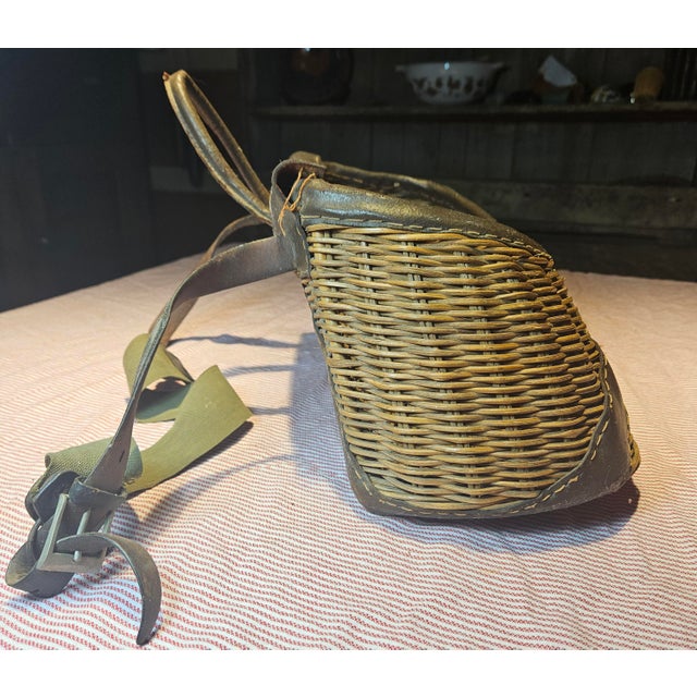 Wood Early 20th Century Blue Ridge Mountains Hand-Stitched Fishing Creel For Sale - Image 7 of 10