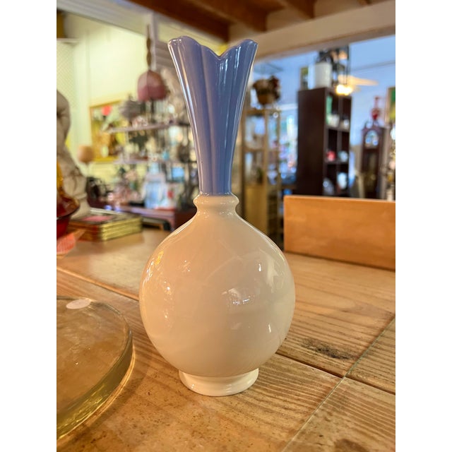 Lenox Mid-Century Modern Art Deco Style Ceramic Bulb Vase – Ivory & Powder Blue For Sale - Image 4 of 4