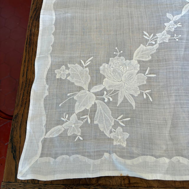 Textile Vintage French Embroidered Organdy Tablecloth and Napkin Set, 1930, Set of 13 For Sale - Image 7 of 11