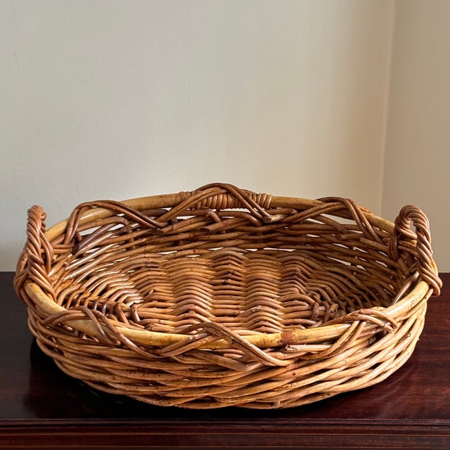 Vintage Oval Wicker Basket Tray W/ Vine Motif For Sale - Image 9 of 12