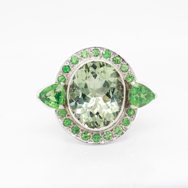 Late 20th Century French Deco Style 18k White Gold Green Beryl & Tsavorite Garnet Cocktail Ring For Sale - Image 5 of 12