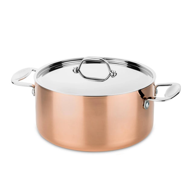 Timeless elegant design for this collection of high-performance pots and pans. The high conductivity of copper and pure...