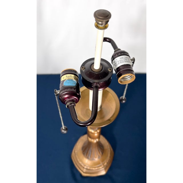 1970s Neoclassical Stiffel American Bronze Column Lamp - Dual Light Pull Chain For Sale - Image 9 of 12