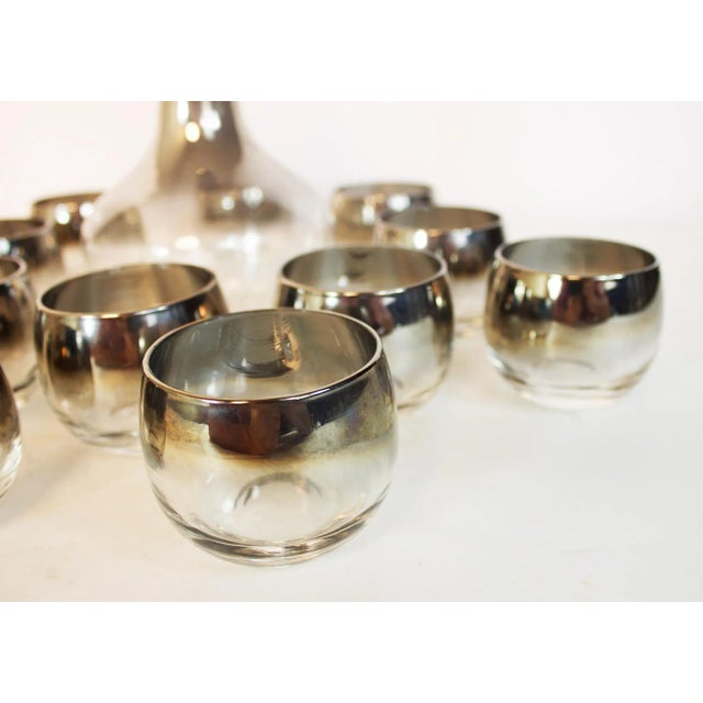 Vintage Mid-Century Modern Dorothy Thorpe Style Silver Fade Roly Poly Cocktail Glasses & Carafe Set- 13 Pieces For Sale - Image 4 of 5
